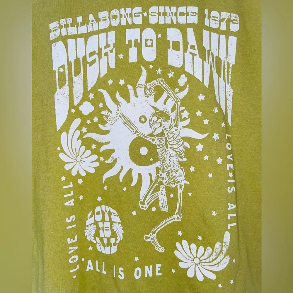 2 Billabong short sleeve tees (M) - Picture 10 of 16